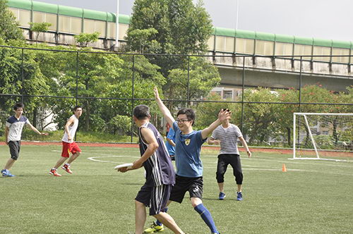 激烈的比賽，難分勝負(fù)啊..
